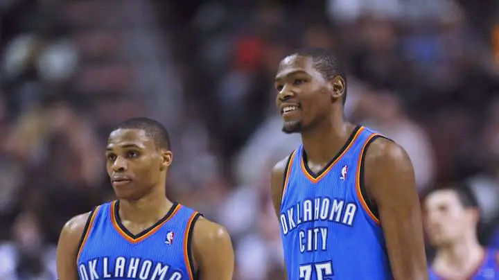 九游网页客户端-杜兰特在巴塞罗那比赛中晋级下一阶段，重返赛场引发热议！引发球迷热议的简单介绍