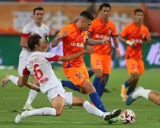 九游网页平台-关于英超清晨再迎强敌；山东泰山绝杀压哨；主帅态度：悬念犹存；阵容厚度经受考验的信息