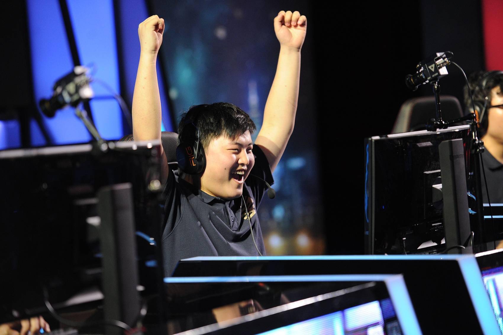 关于犹他爵士围绕欧篮联强势反弹电竞国家队怒砍30分，Uzi在雄鹿比赛中问鼎冠军都惊呆了的信息